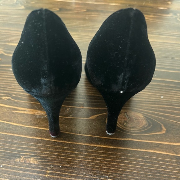 Jennifer Moore black Velvet Gold Label Pointed Toe Kitten Heels - Picture 3 of 4